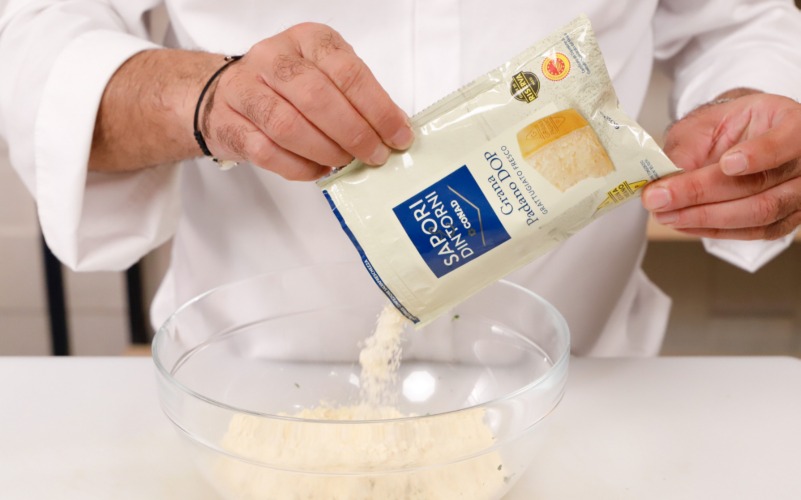 Grana padano nelle polpette di farina di ceci