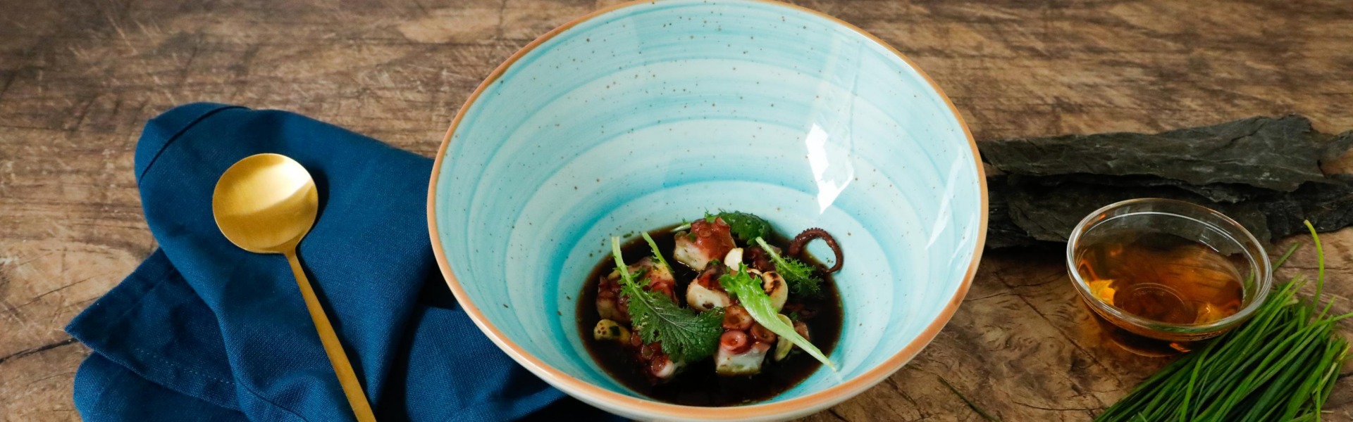 Polpo, dashi e tè verde