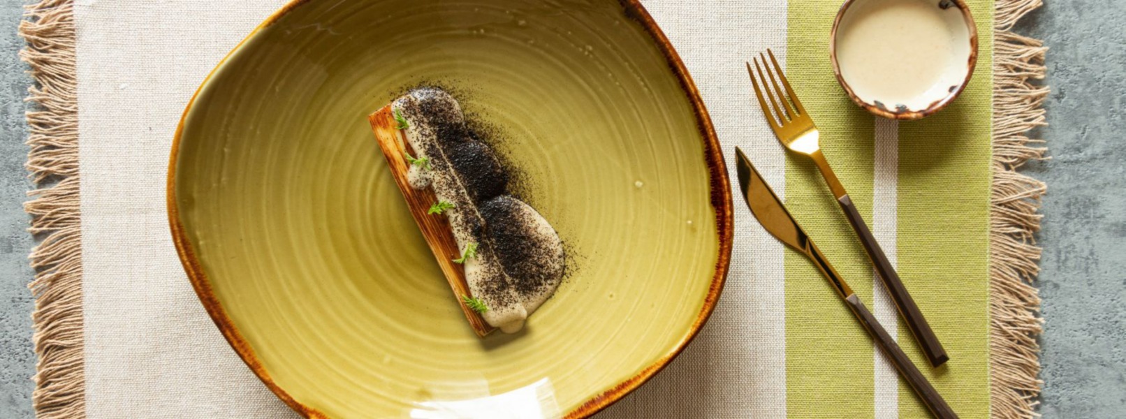 Porro scottato con crema di sedano rapa