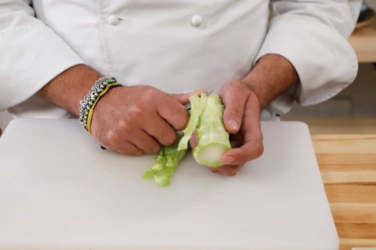 pulire gambo broccolo