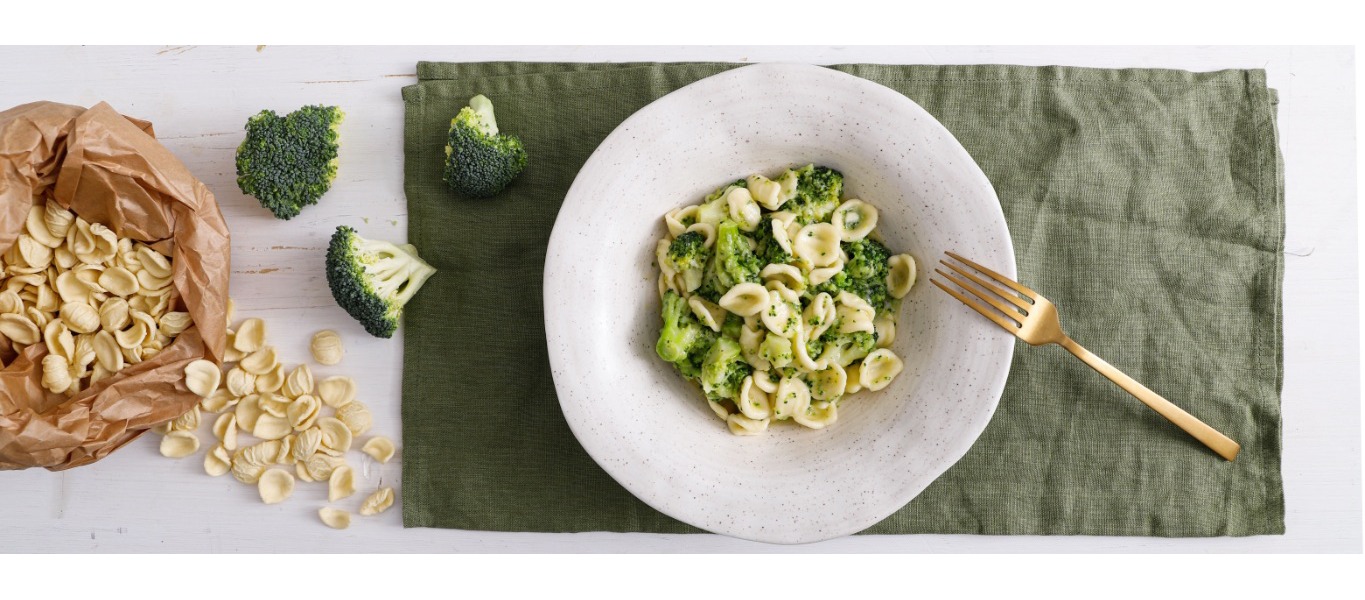 Orecchiette ai broccoletti e acciughe sottolio 