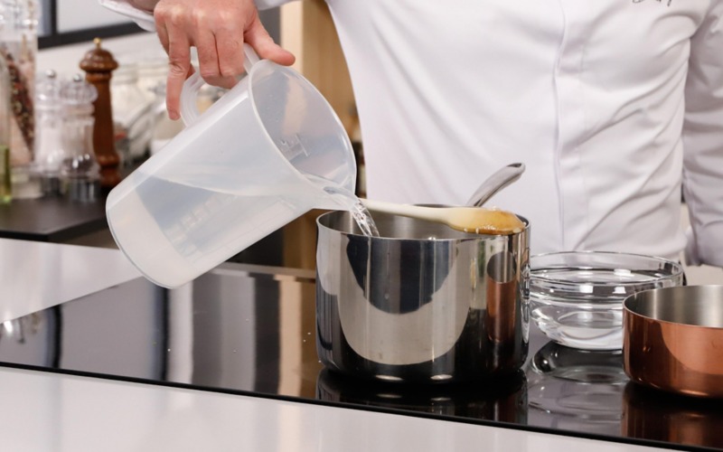 coprire con acqua e cuocere