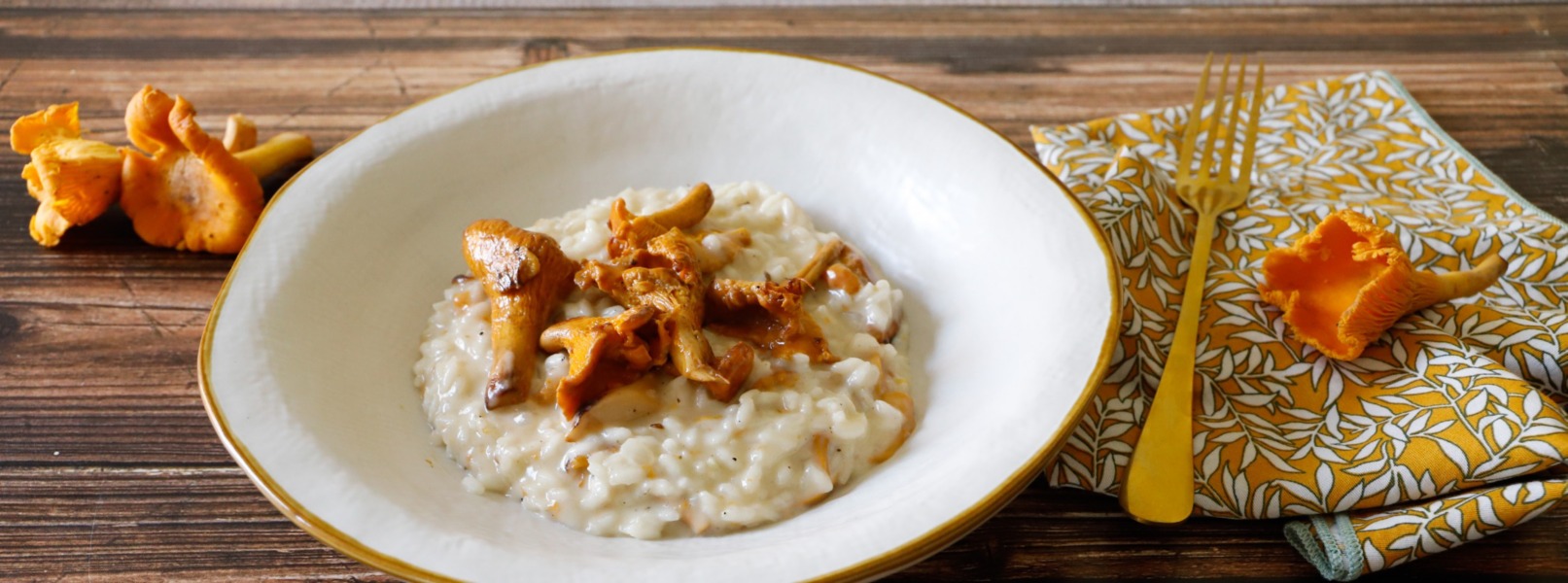 Risotto ai finferli cremoso: la ricetta autunnale