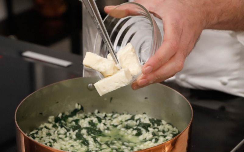 mantecare con il taleggio burro e parmigiano