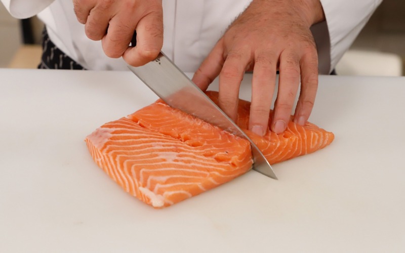 tagliare salmone 