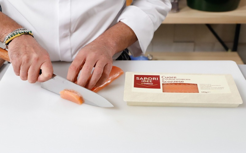 tagliare salmone impiattare