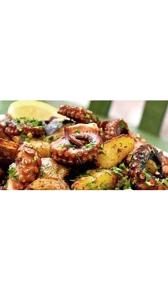 Polpo e patate al barbecue al profumo di dragoncello e limone amalfitano