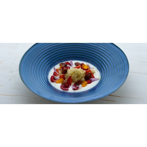 Cous cous con zuppetta di yogurt e frutti rossi