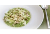 Crema di zucchine allo zenzero con feta mandorle e sedanoalt