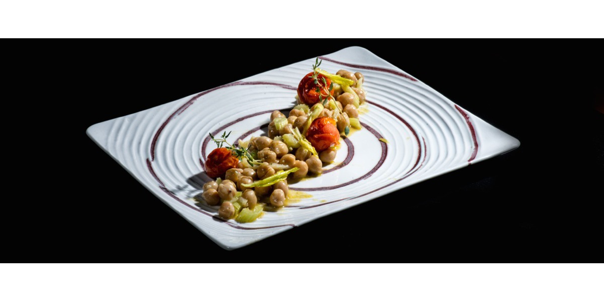 Insalata di ceci marchigiani con sedano e salsa alle alici