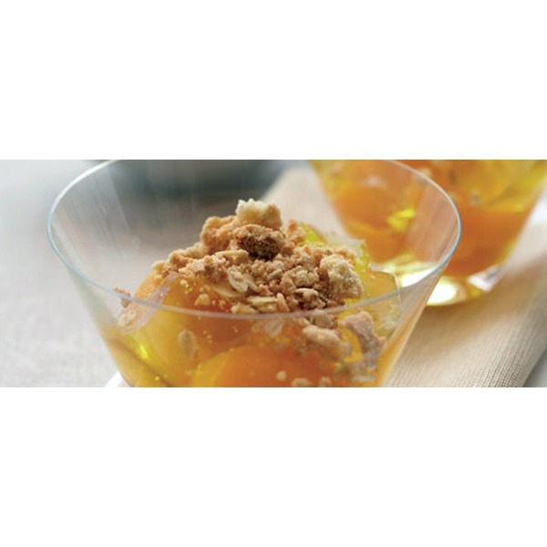 Macedonia di pesca con gelatina di limoni amalfitani e crumble di savoiardi nocciole e mandorle