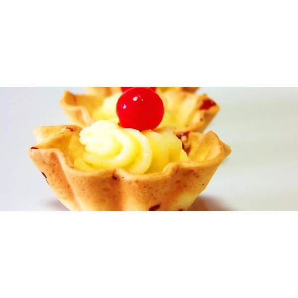 Cestini di frolla con spuma di cioccolato bianco e ribes