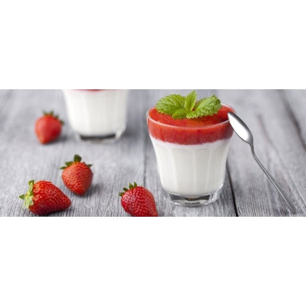 Crema di yogurt greco con fragole