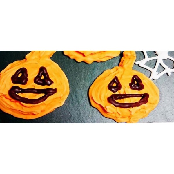 Finte zucche di Halloween con meringa e crème ganache