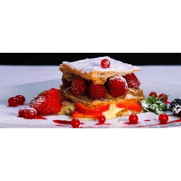 Millefoglie con crema al moscato e frutti rossi 
