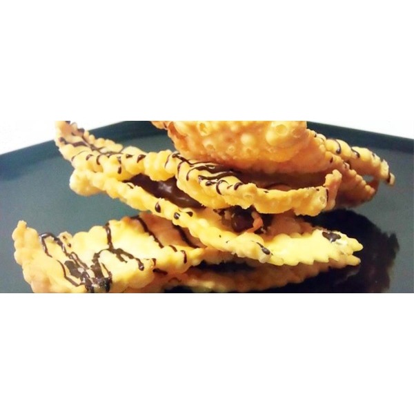 Millefoglie di chiacchiere al burro di cacao con ganache al cioccolato