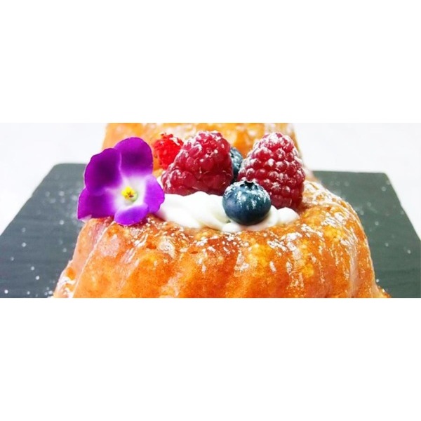 Mini savarin al burro di cacao con chantilly al mascarpone