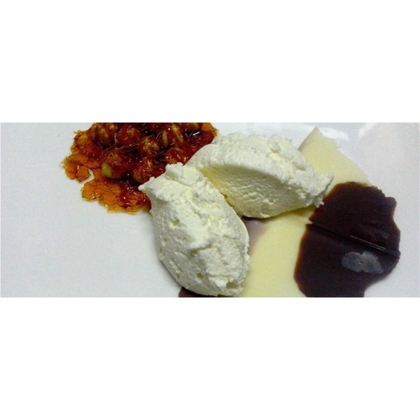 Mousse di cioccolato bianco con nocciole caramellate