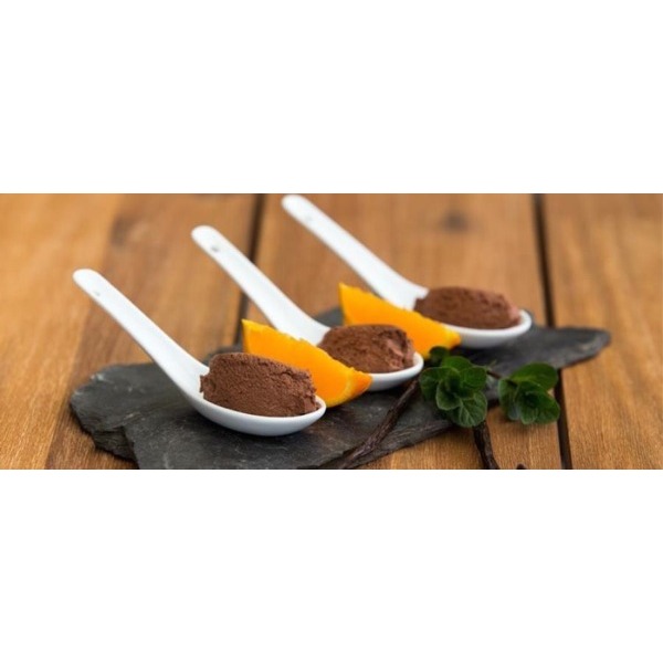 Mousse di cioccolato fondente al peperoncino con arance