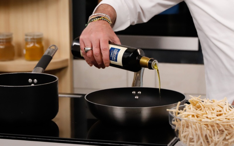 scaldare olio in padella