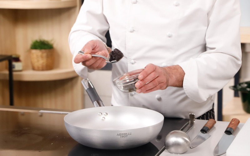 aggiunngere aglio nero