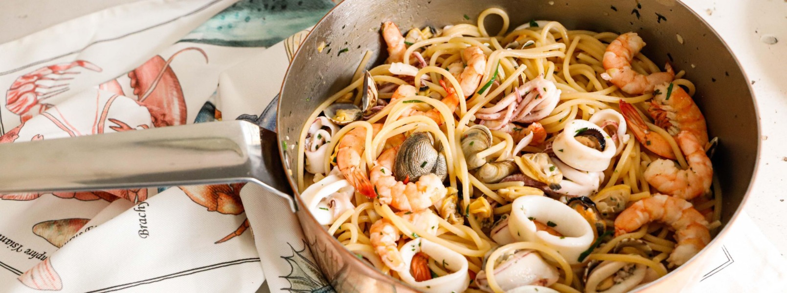 Spaghetti allo scoglio alla napoletana