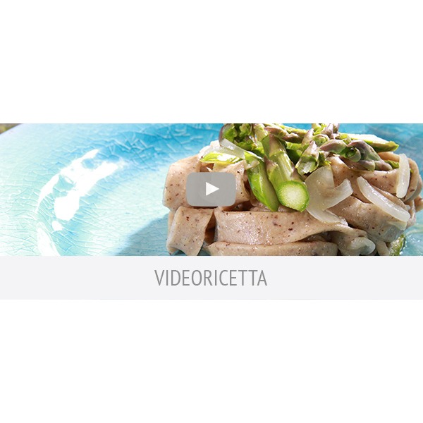 Tagliatelle con asparagi e fonduta di bitto