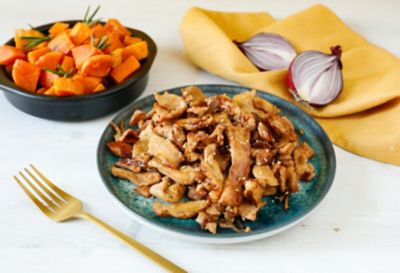 Petto di pollo saltato in padella con salsa di soia e patate dolcialt