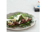 Tagliata di chianina con rucola e grana, dal menu anni '80alt