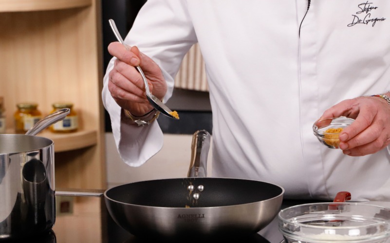 Salsa con bottarga per tagliolini al pecorino