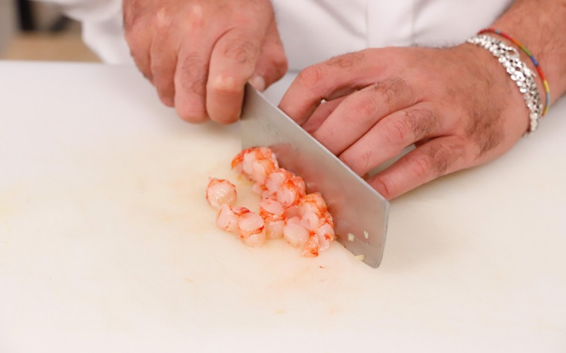 tagliare gamberi a coltello
