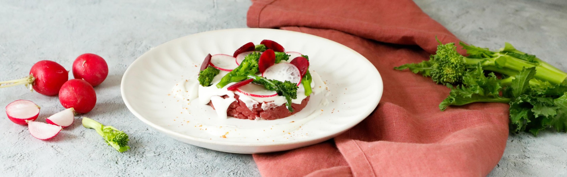 tartare-di-manzo-con-fonduta-di-gorgonzola-e-mascarpone
