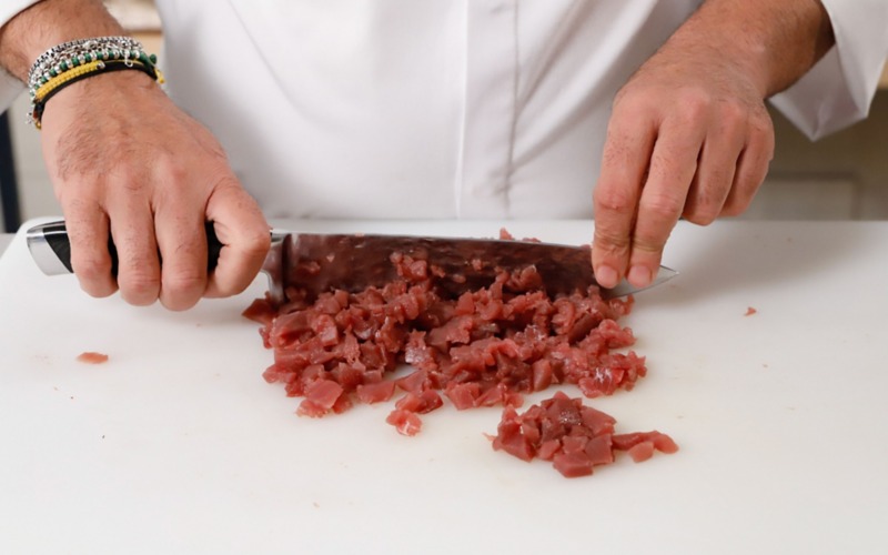 battere a coltello tonno