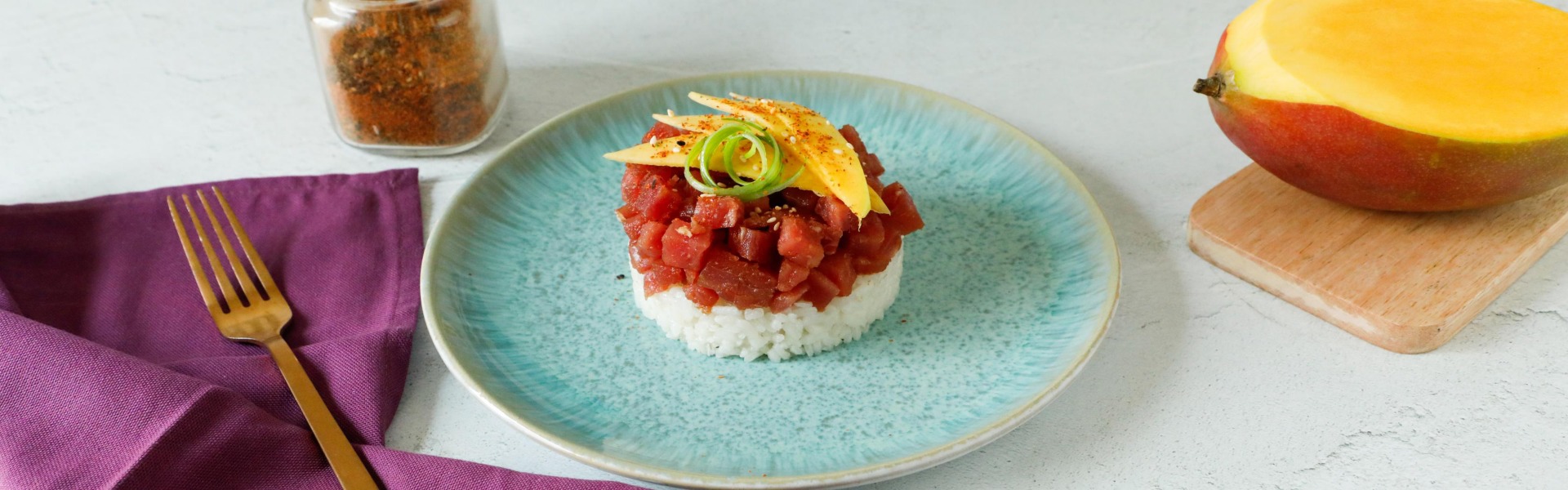 tartare-di-tonno-con.-riso-e-salsa-orientale
