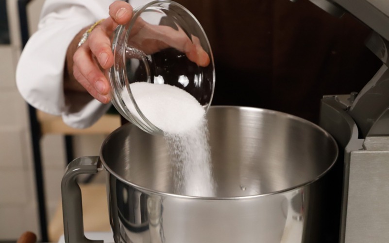 aggiungere lo zucchero