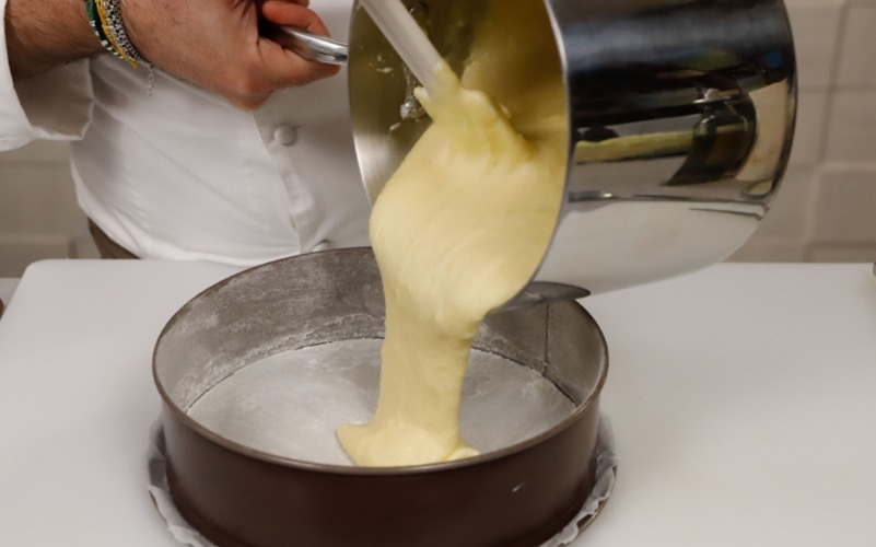 aggiungere farina e cuocere in forno