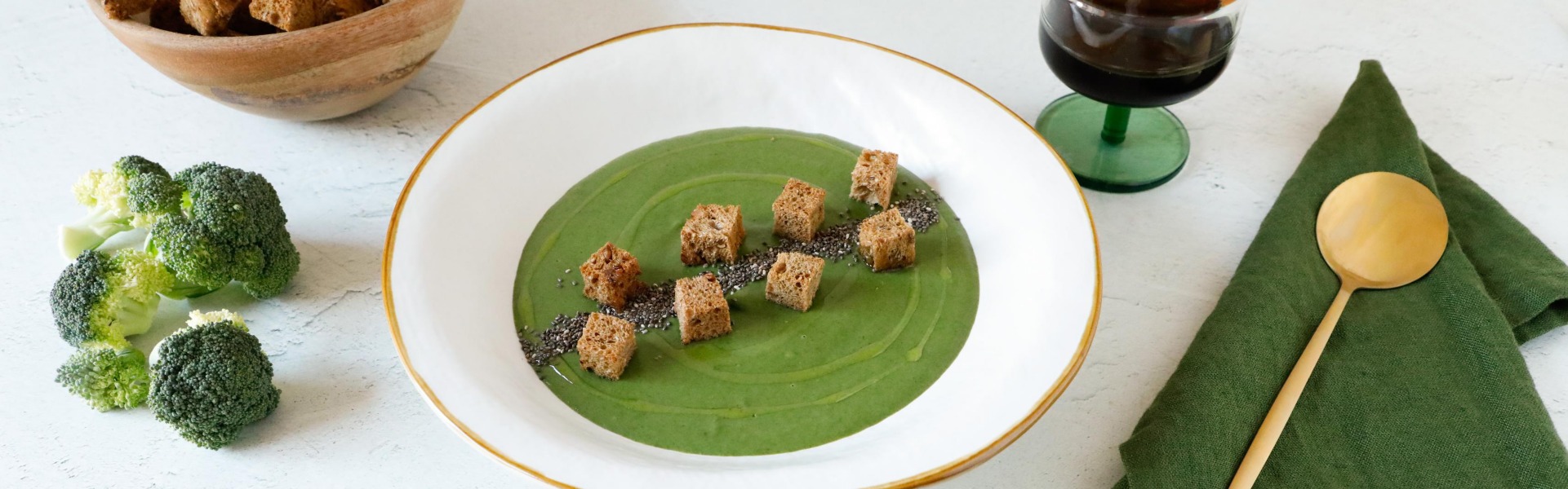 vellutata di broccoli con semi di chia 