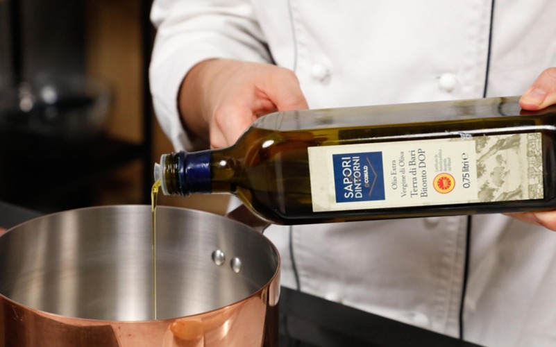 olio e spicchio d'aglio