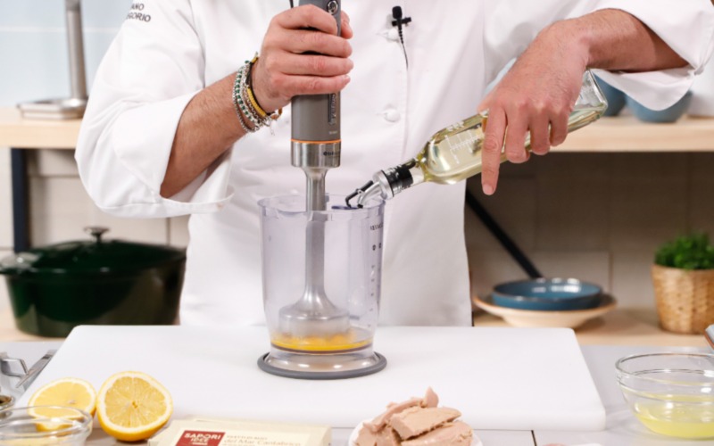 frullare con olio semi a filo