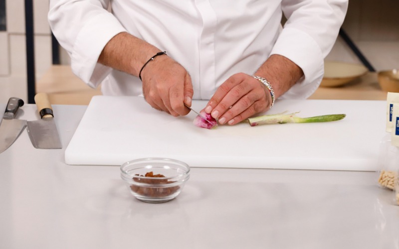 tagliare finemente cipolla