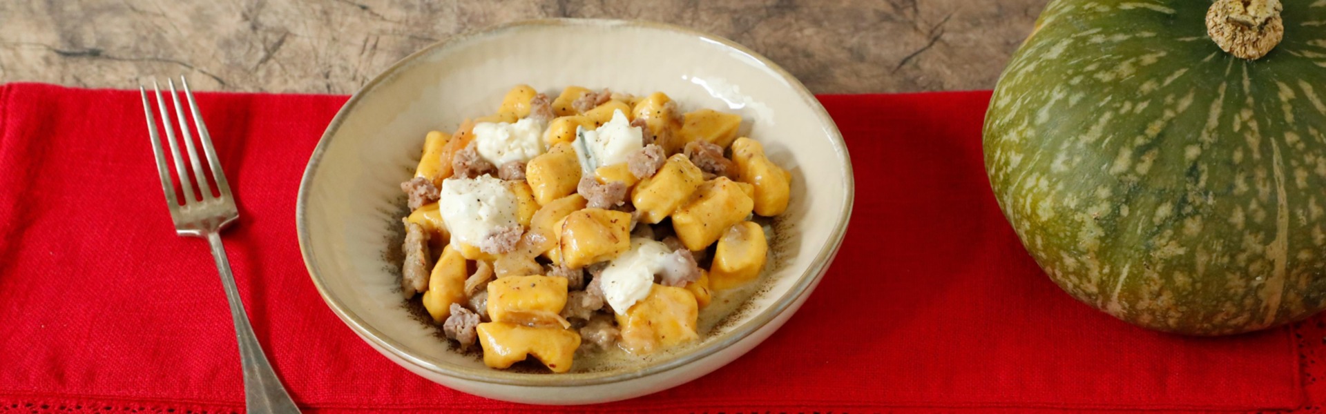 gnocchi-di-zucca-salsiccia-e-mascarpone