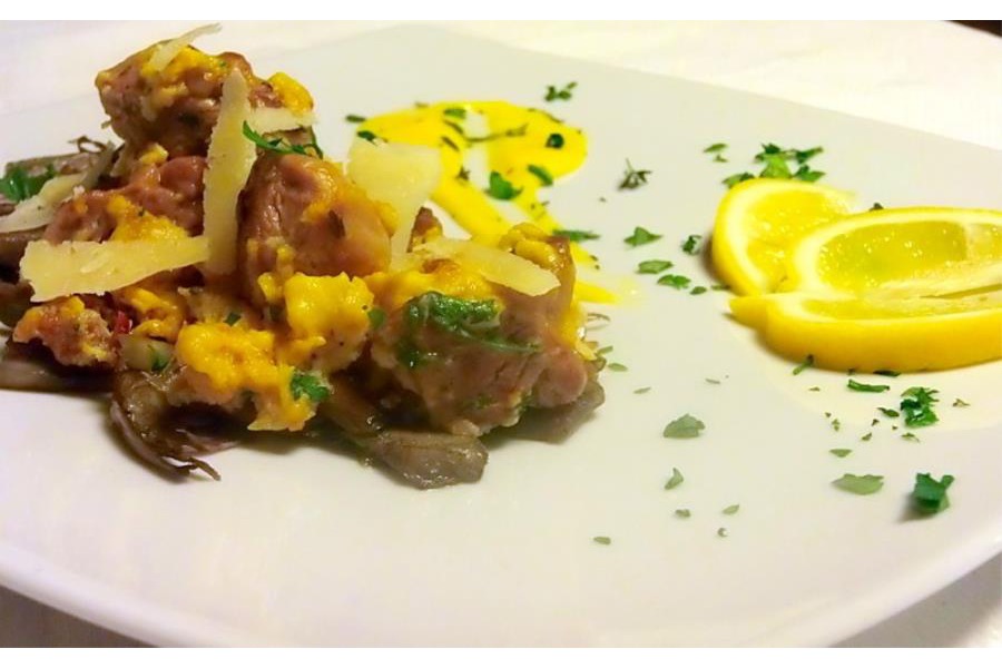 Agnello alla carbonara al profumo di cedro