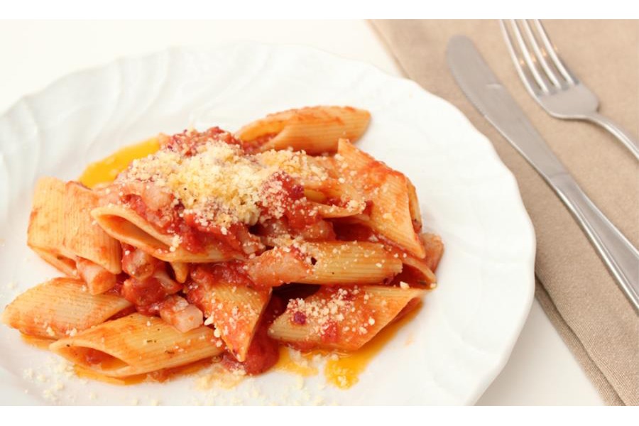 amatriciana-con-pennoni-napoletani