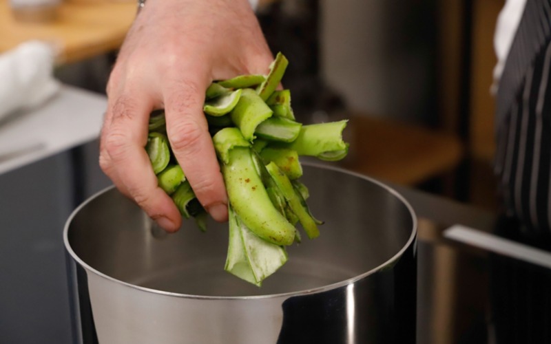 sbollentare i baccelli di fave