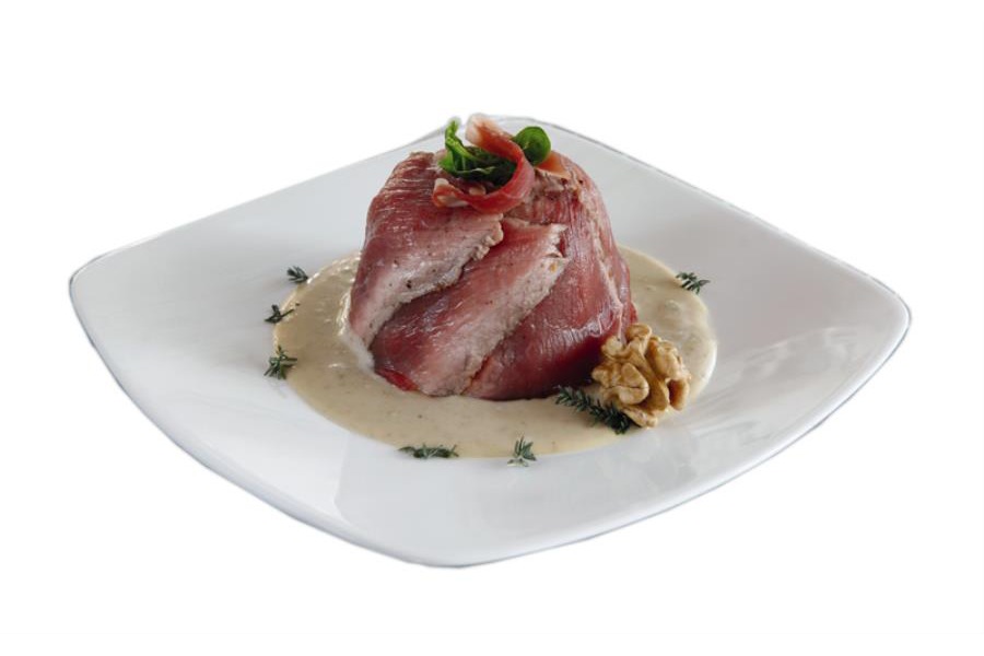 Bignè di fassona con salsa di noci