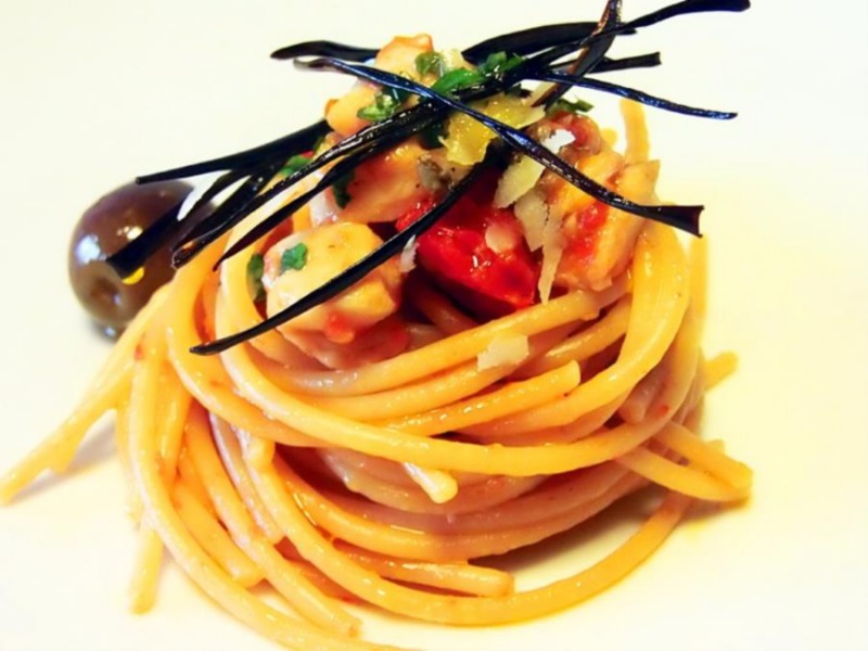 Bigoli de Bassan con pesce spatola e menta bianca 