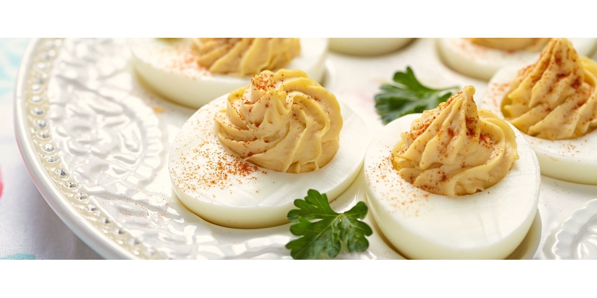 Canapè di uova sode con salsa tonnata