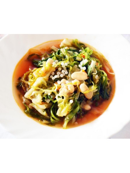 Cannellini e scarola riccia con dashi di shiitake e caviale di lumaca