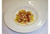 Cappelletti chiusi al ferro, crema di Parmigiano Reggiano D.O.P. e prosciutto crudo alt