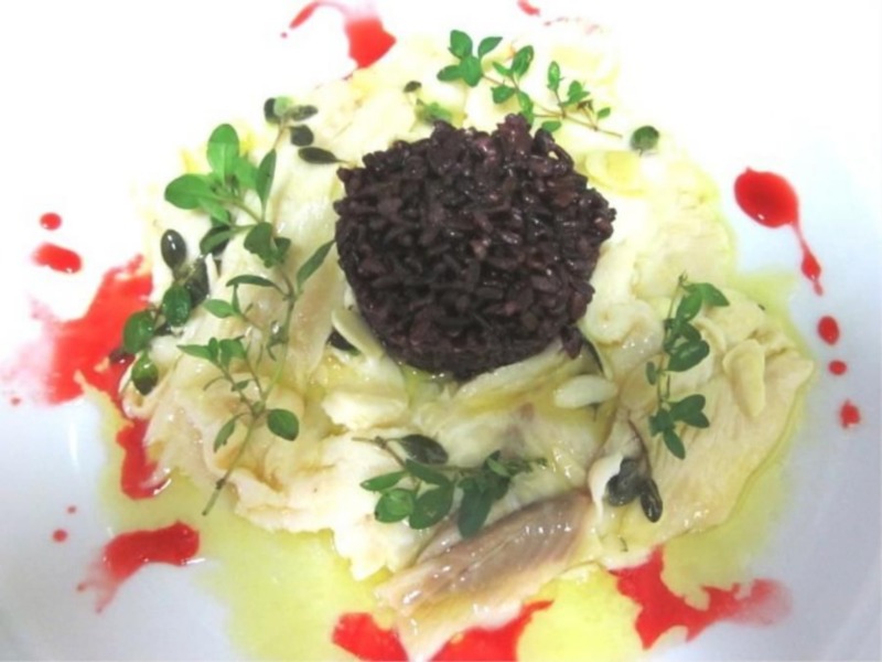 Carpaccio con trota di Traversella e riso nero